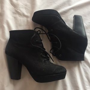 Black Platform Heeled Lace-Up Boots
